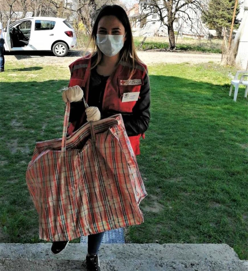 01.04.2020. - Volonteri Crvenog krsta Valjevo u akciji snabdevanja sugrađana starijih od 65 godina