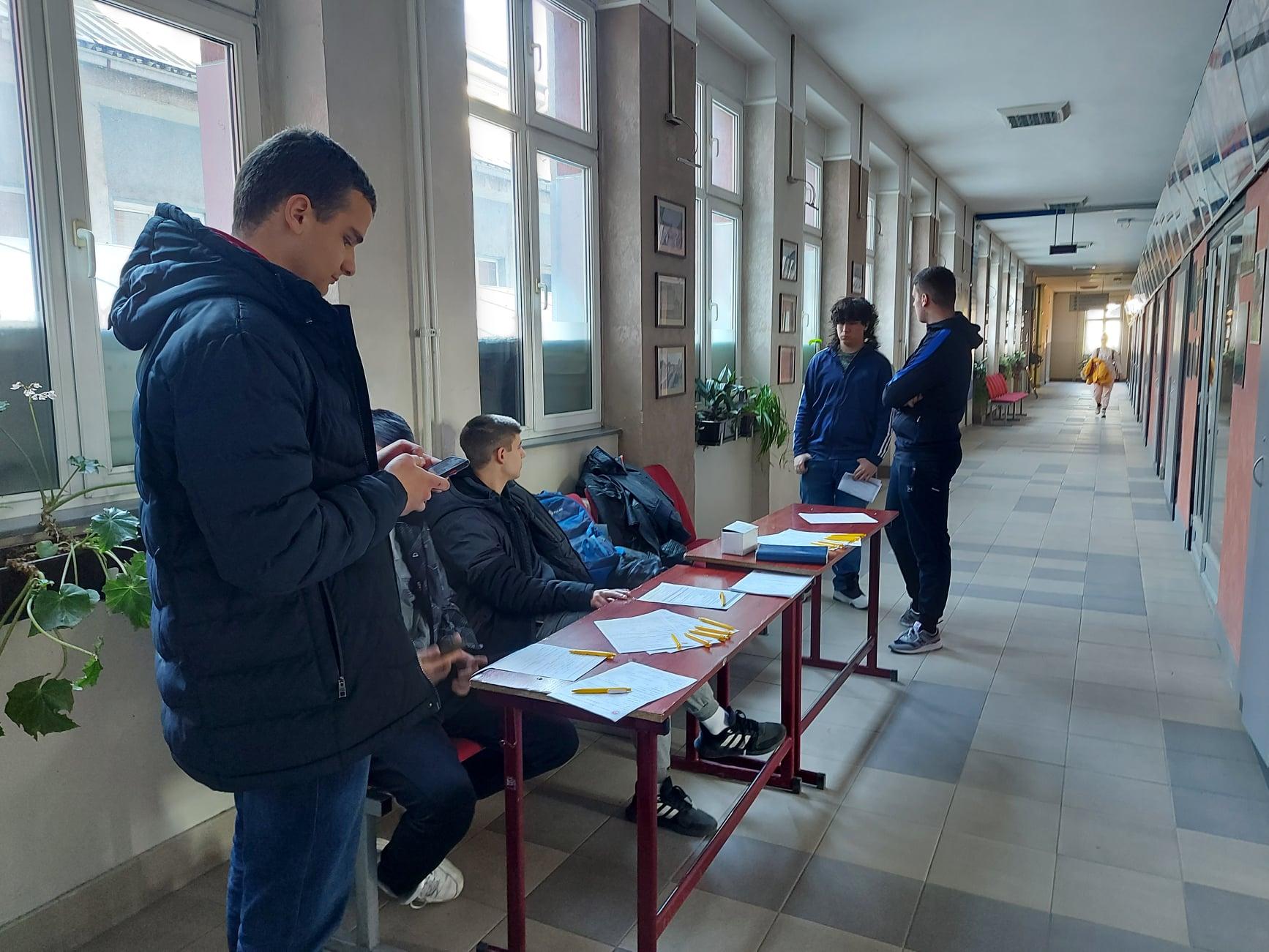 21.03.2022. – Dobrovoljno davanje krvi za učenike u Tehničkoj školi „Valjevo“, realizovali su akciju dobrovoljnog davanja krvi.