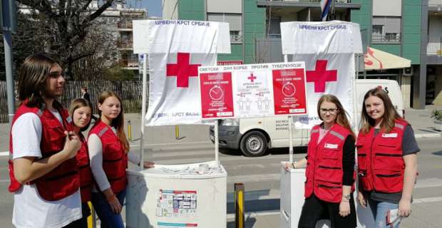 24. mart – Svetski dan borbe protiv tuberkuloze – Crveni krst Valjevo je obeležio realizacijom centralne ulične manifestacije i tribinom u sali Muzičke škole u Valjevu