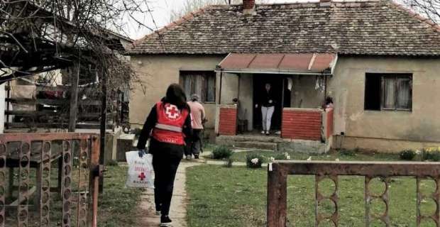 27.03.2020. - Crveni krst Valjevo, sa svojim zaposlenima i volonterima, uspeva da stigne i do onih koji su posebno ugroženi
