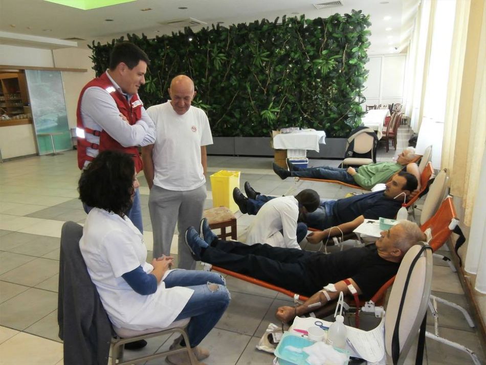 Akcija dobrovoljnog davanja krvi - povodom Međunarodnog dana starijih lica i 15 godina rada Udruženja penzionisanih radnika MUP-a, prikupljena 41 jedinica krvi.