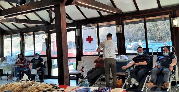Još jedna VANREDNA akcija davanja krvi u Valjevu - u restoranu „Platani“ SUR „Kod Laze“ krv ponudilo 130 dobrovoljnih davalaca a prikupljeno 115 jedinica krvi